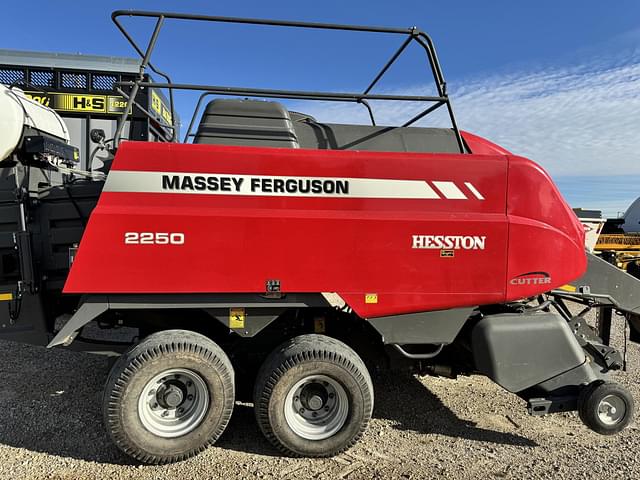 Image of Massey Ferguson 2250 equipment image 2