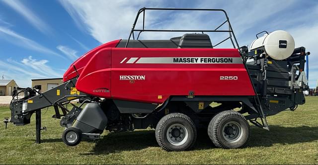 Image of Massey Ferguson 2250 equipment image 3