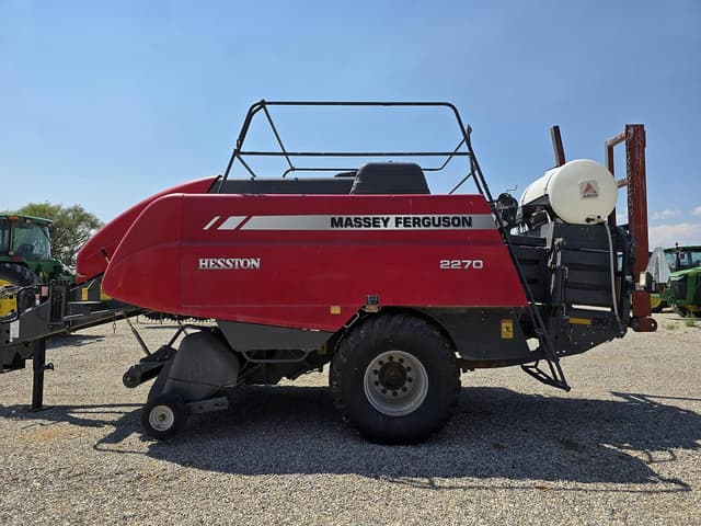 Image of Massey Ferguson 2270 equipment image 3
