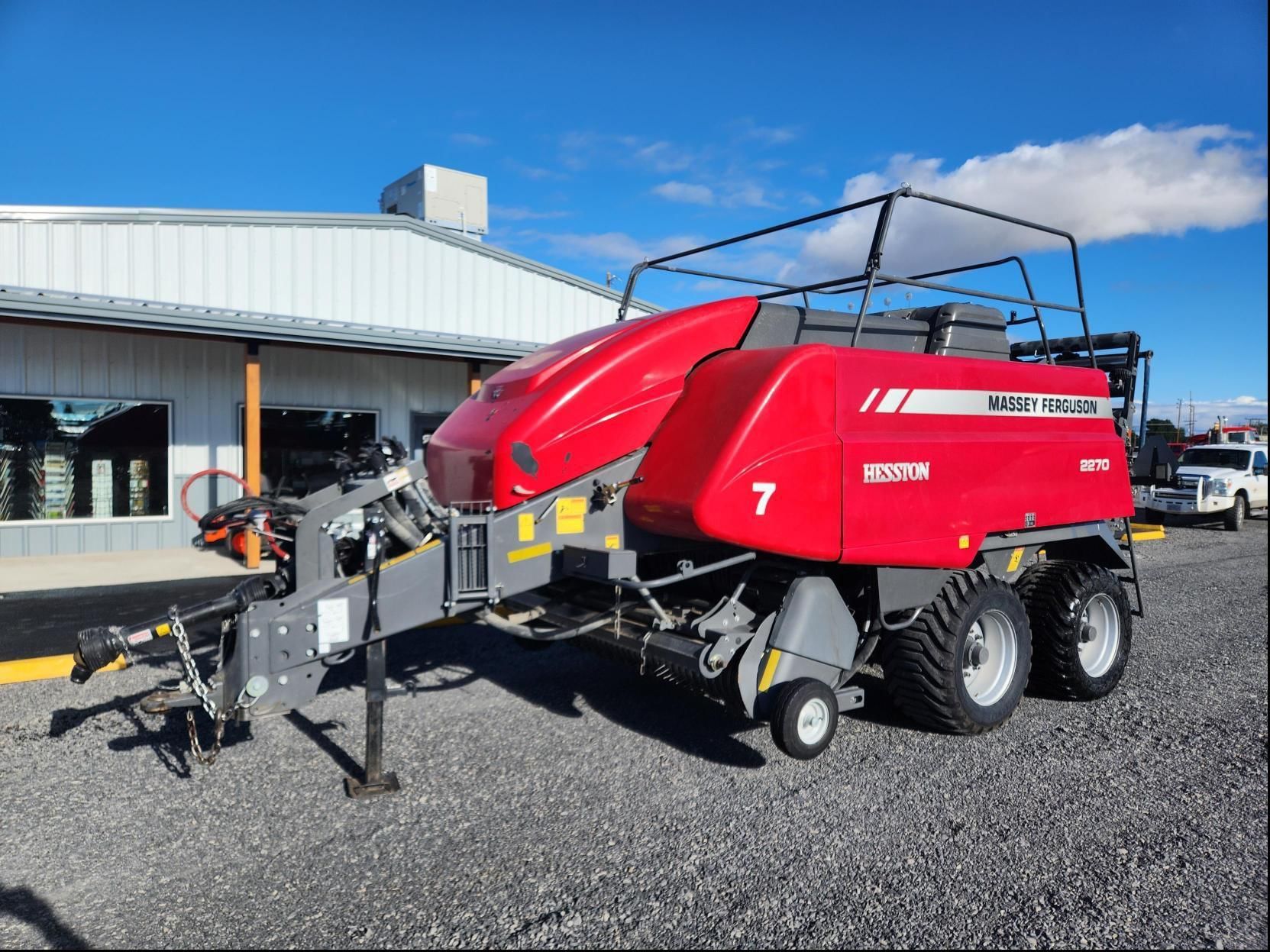 2016 Massey Ferguson 2270 Equipment Image0
