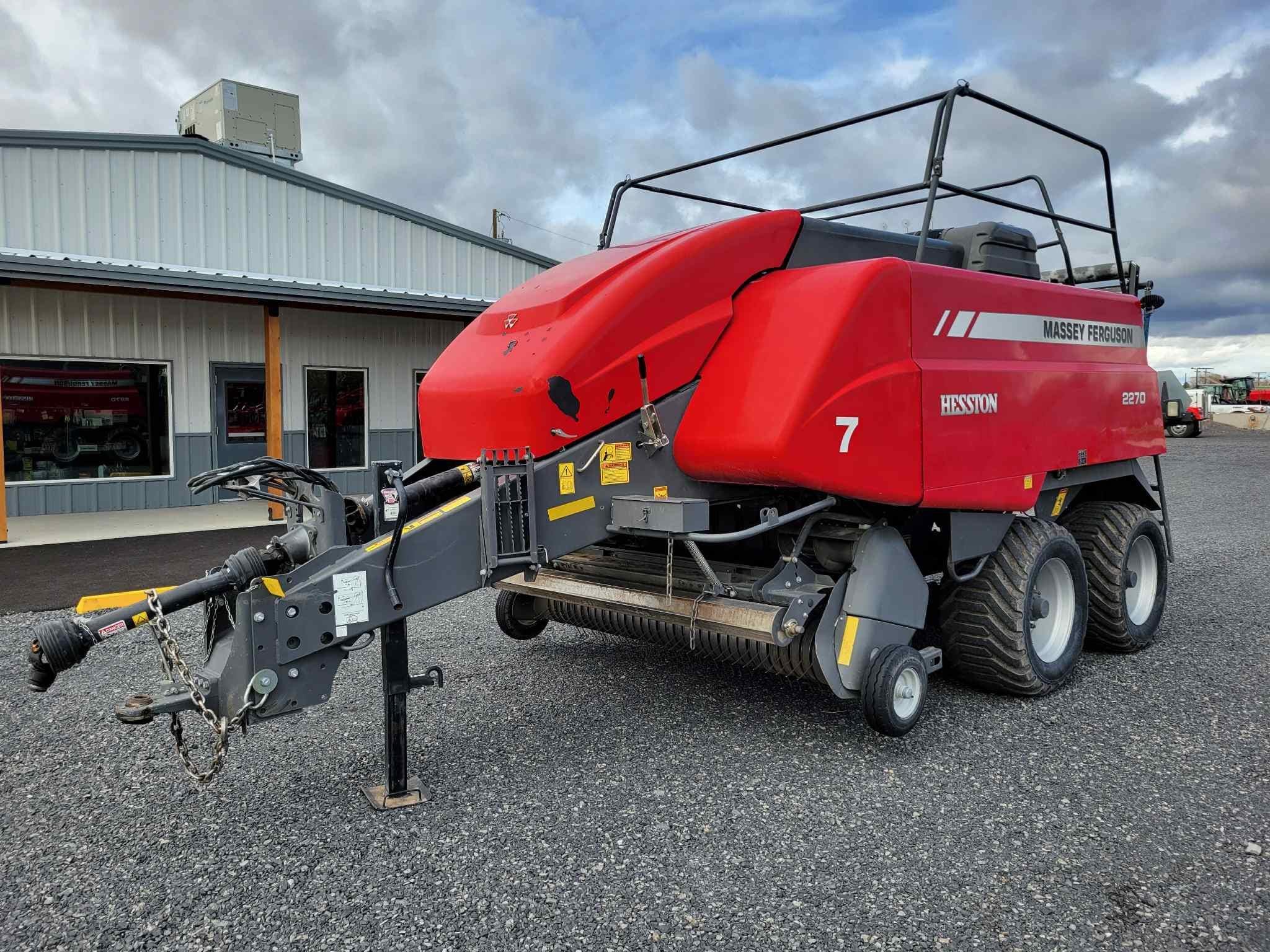2016 Massey Ferguson 2270 Equipment Image0