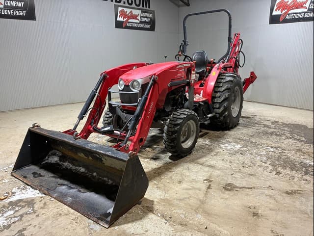 Image of Massey Ferguson 2705E equipment image 1