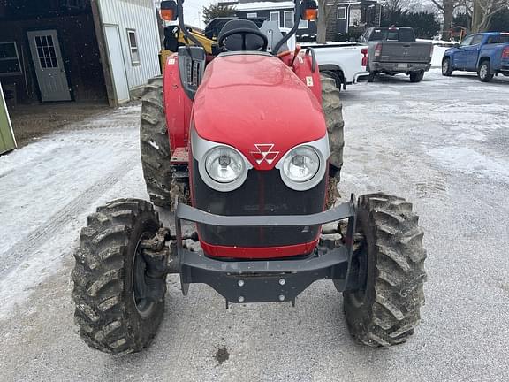 Image of Massey Ferguson 2706E equipment image 2