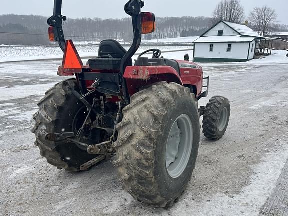 Image of Massey Ferguson 2706E equipment image 1