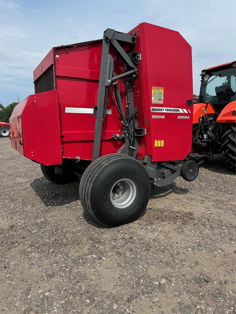 Image of Massey Ferguson 2956A Image 1