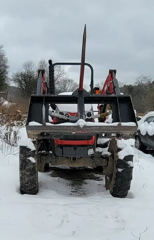 Image of Massey Ferguson 4607M equipment image 4