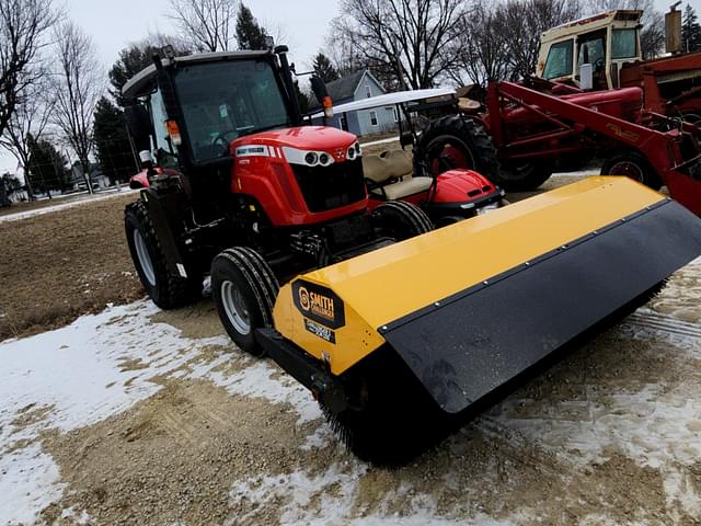 Image of Massey Ferguson 4607M equipment image 1