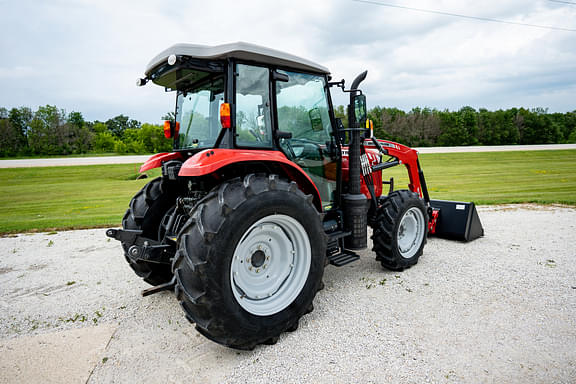 Image of Massey Ferguson 4610M equipment image 4