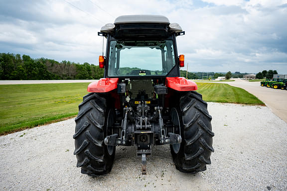 Image of Massey Ferguson 4610M equipment image 3