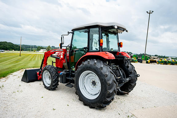 Image of Massey Ferguson 4610M equipment image 2