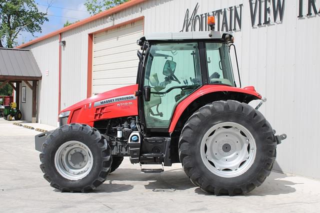 Image of Massey Ferguson 5712SL equipment image 1