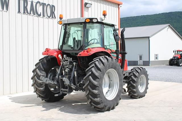 Image of Massey Ferguson 5712SL equipment image 3