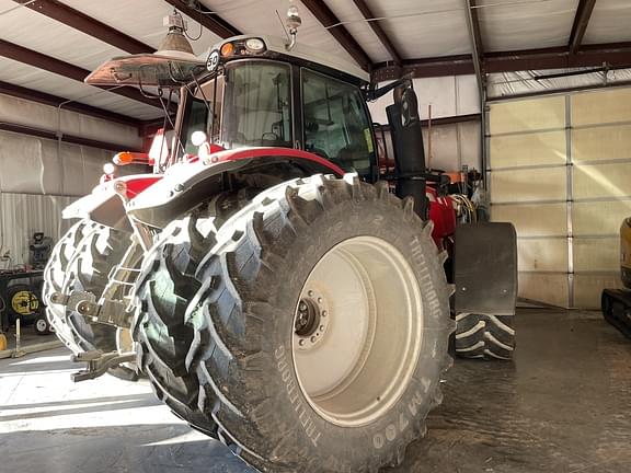 Image of Massey Ferguson 7724 equipment image 2