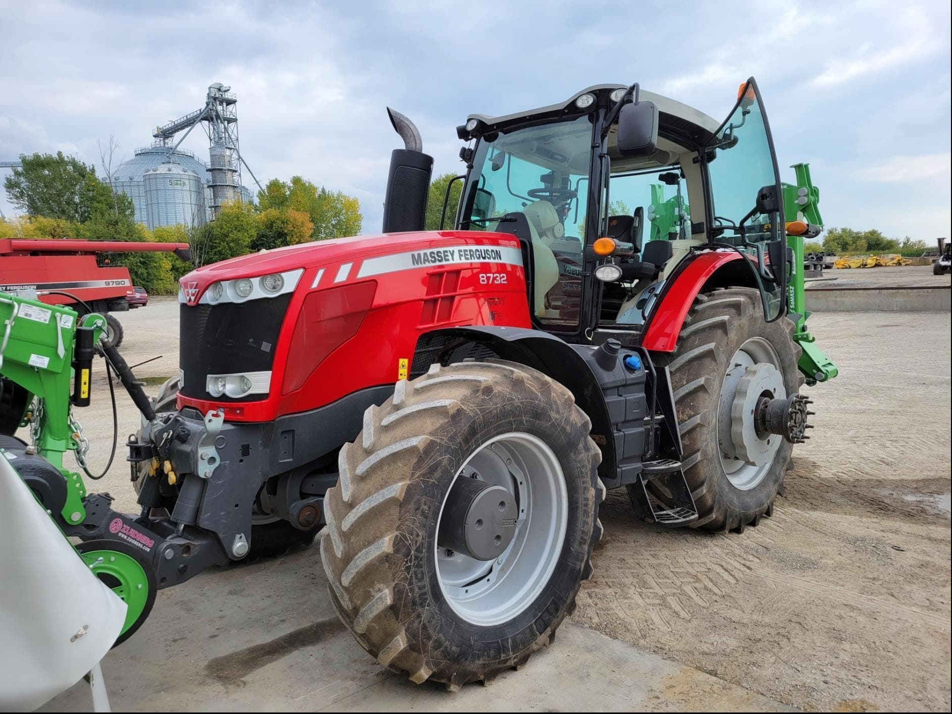 2016 Massey Ferguson 8732 Equipment Image0