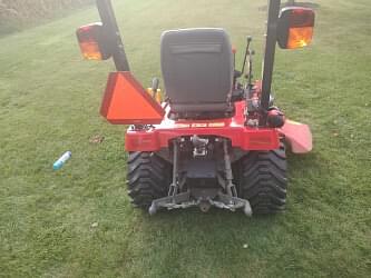 Image of Massey Ferguson GC1705 equipment image 2