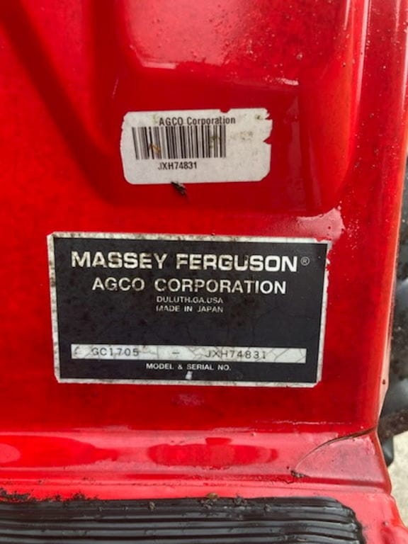 2016 Massey Ferguson GC1705 Equipment Image0