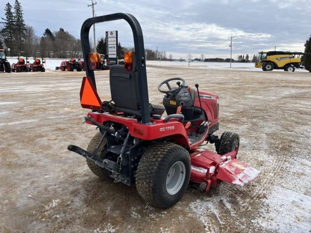 Image of Massey Ferguson GC1705 equipment image 4