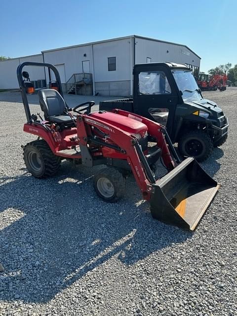 2016 Massey Ferguson GC1715 Equipment Image0