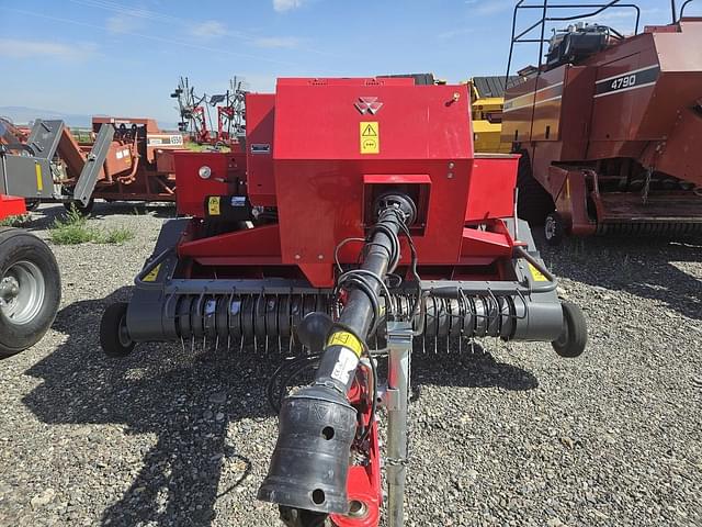 Image of Massey Ferguson 1840 equipment image 2