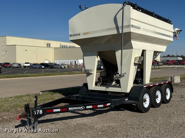 2016 Meridian 375RT Equipment Image0