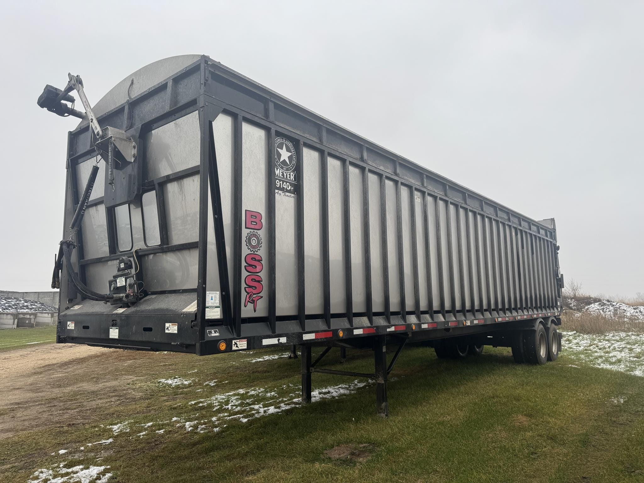 2016 Meyer 9140T Equipment Image0