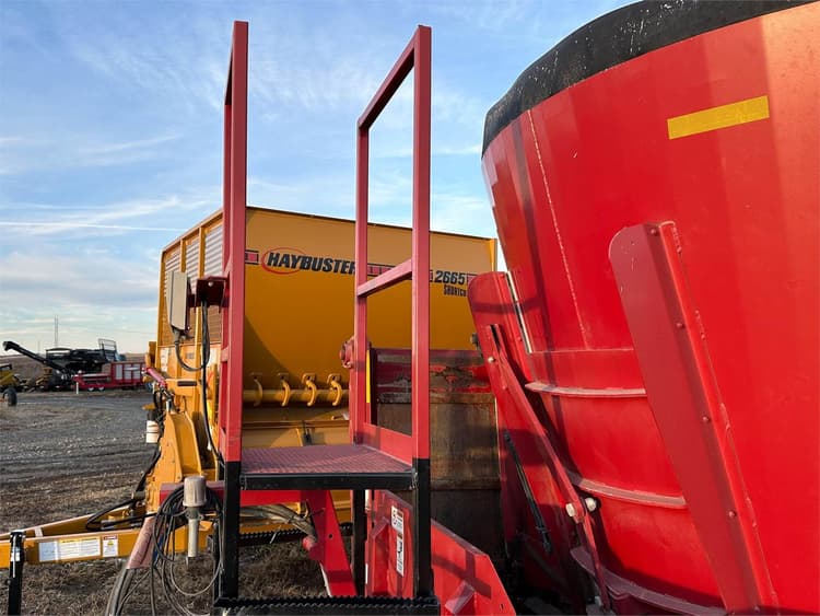 2016 Meyer F470 Hay and Forage Grinders/Mixers for Sale Tractor Zoom