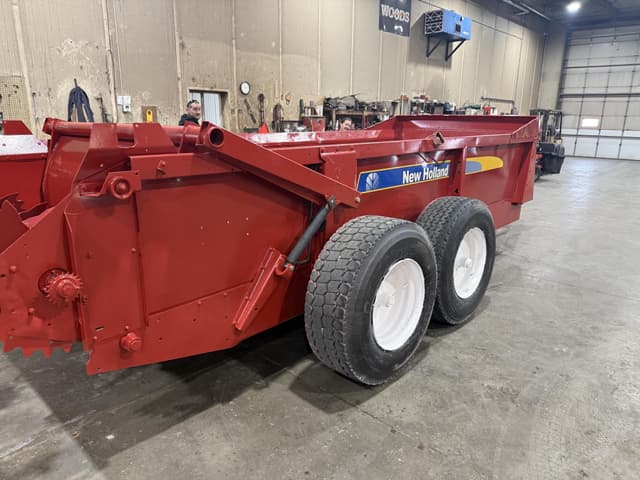 Image of New Holland 195 equipment image 3