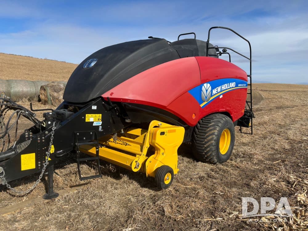 Image of New Holland Big Baler 330 Primary image