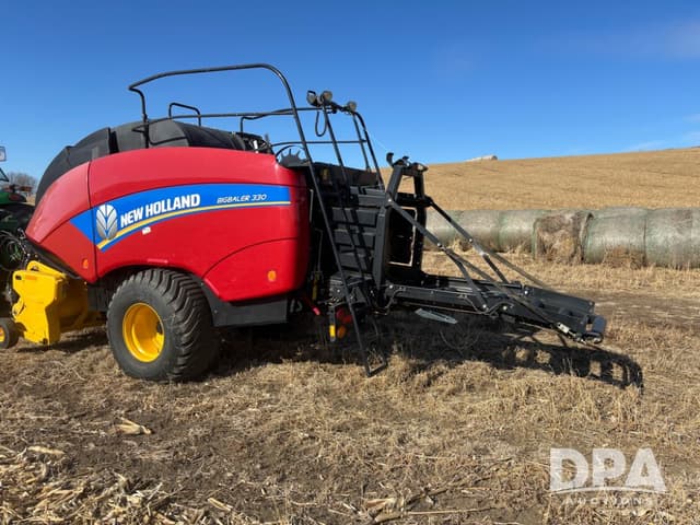 Image of New Holland Big Baler 330 equipment image 4