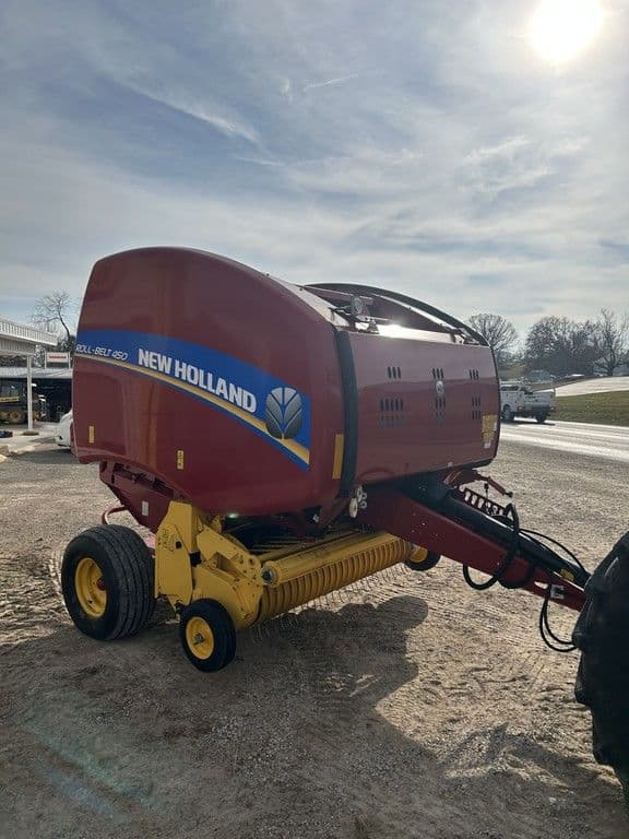 Image of New Holland 450 equipment image 2
