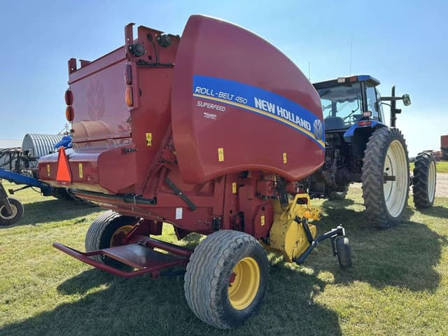 Image of New Holland RB450 Superfeed equipment image 4
