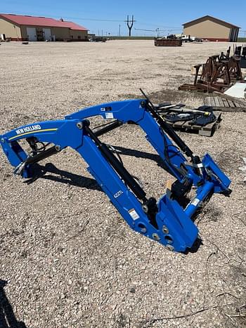 2016 New Holland 622TL Equipment Image0