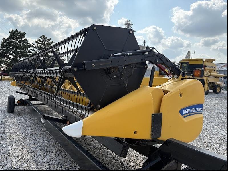 2016 New Holland 740CF-30 Equipment Image0