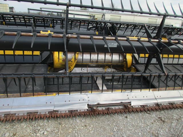 Image of New Holland 880CF equipment image 3