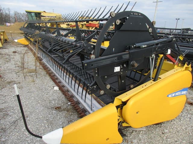 Image of New Holland 880CF equipment image 4
