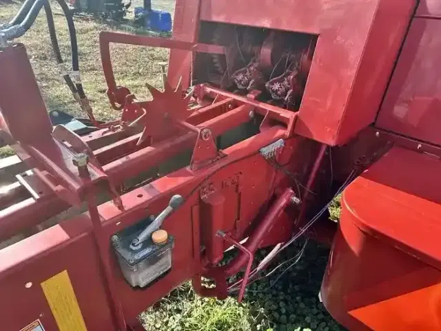 Image of New Holland BC5070 equipment image 1