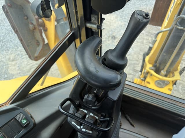 Image of New Holland B95C equipment image 3