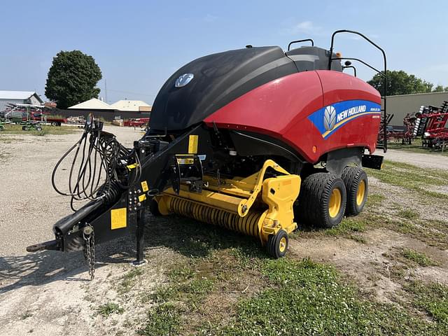 Image of New Holland Big Baler 330 CropCutter equipment image 1