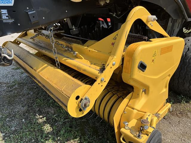Image of New Holland Big Baler 330 CropCutter equipment image 3