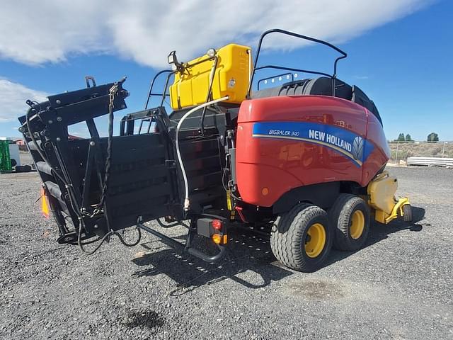 Image of New Holland Big Baler 340 equipment image 2