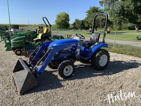 Image of New Holland Boomer 24 equipment image 1