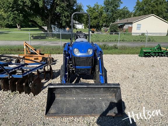 Image of New Holland Boomer 24 equipment image 2