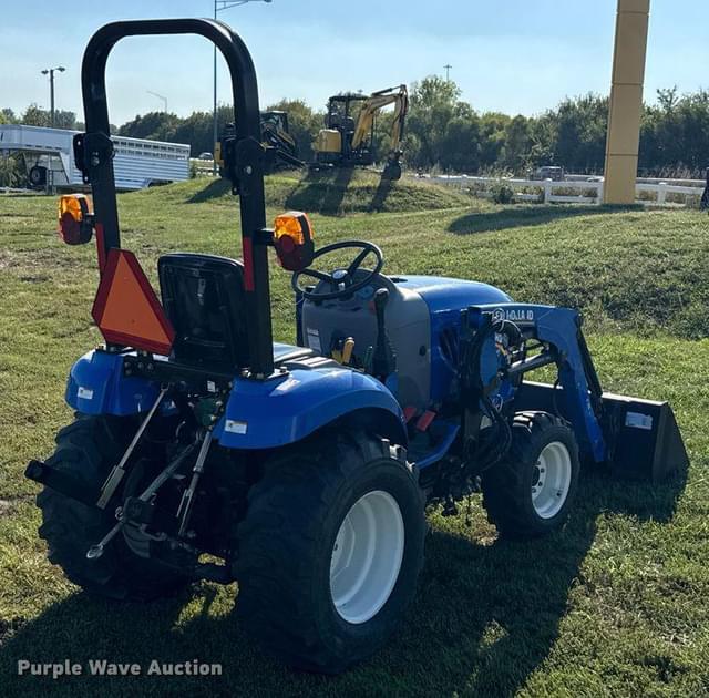 Image of New Holland Boomer 24 equipment image 4