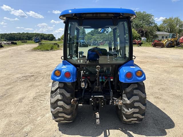 Image of New Holland Boomer 37 equipment image 3