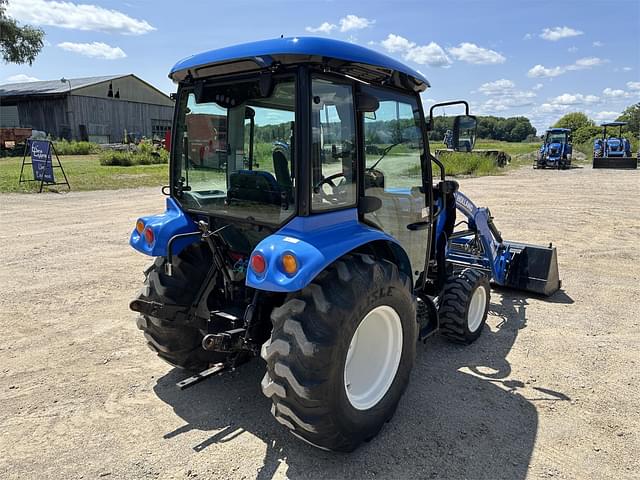 Image of New Holland Boomer 37 equipment image 4