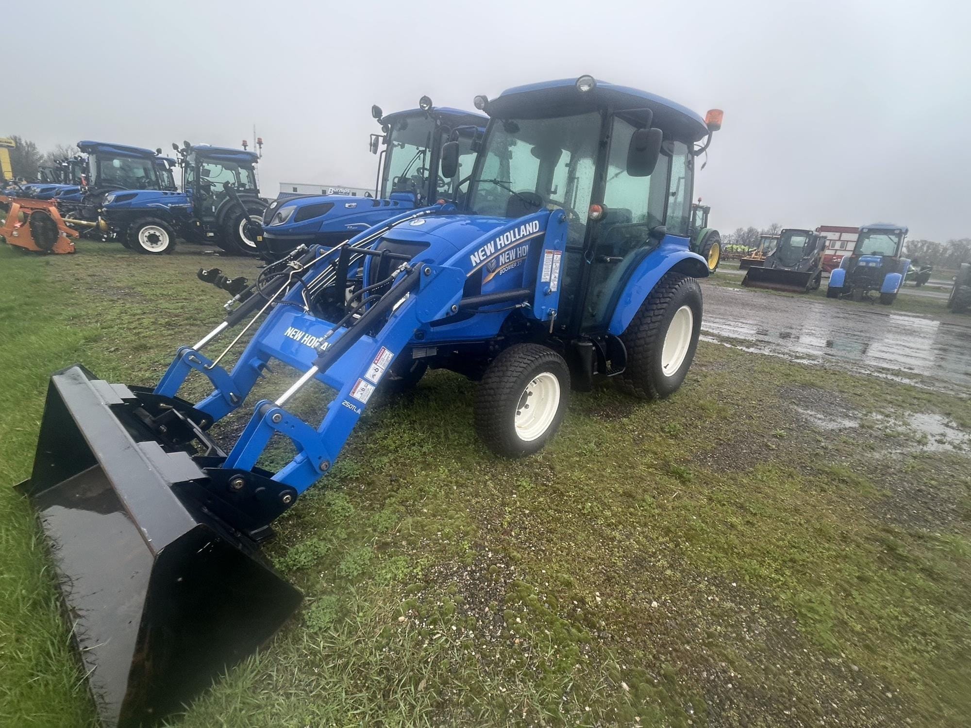2016 New Holland Boomer 37 Equipment Image0
