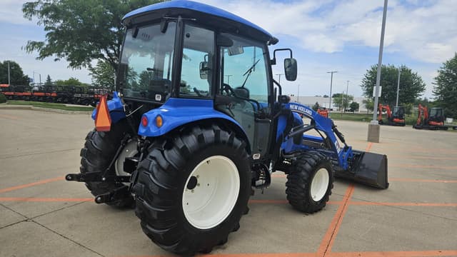 Image of New Holland Boomer 47 equipment image 4