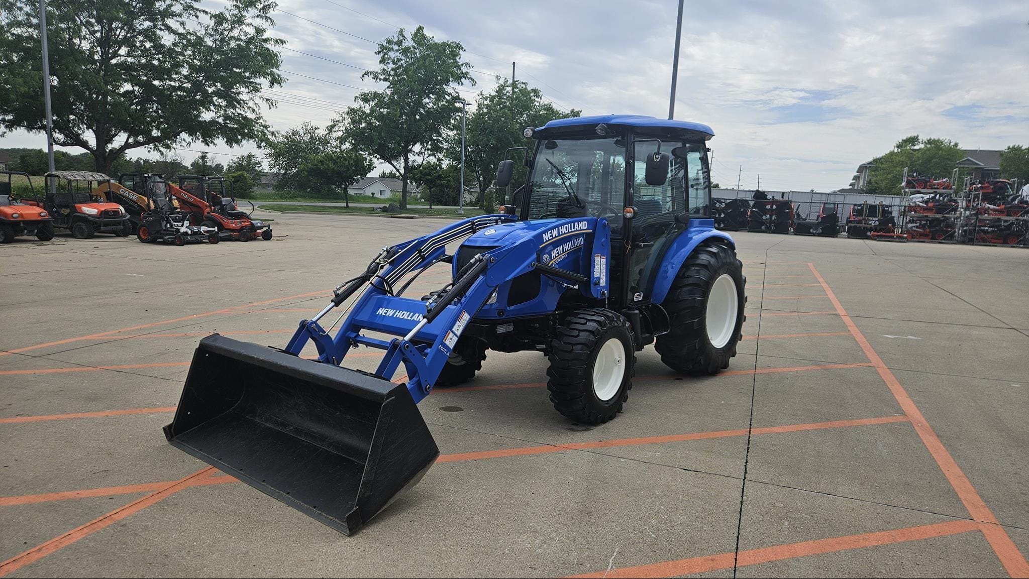 2016 New Holland Boomer 47 Equipment Image0