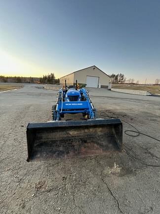 Image of New Holland Boomer 47 equipment image 1