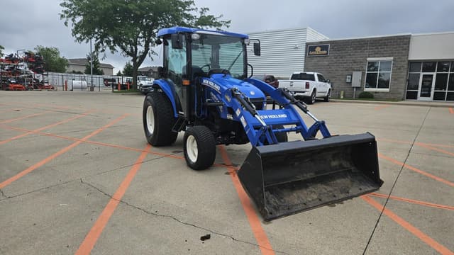 Image of New Holland Boomer 54D equipment image 2
